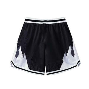 Pantalones cortos de baloncesto para hombre con estilo y cómodos con tela de malla para uso en verano - Product Image 4