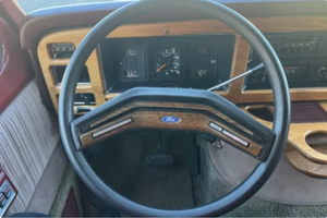 PRÊT À CONDUIRE - VÉHICULE D'OCCASION À VOLANT À GAUCHE |   Conduite à droite |   1990 FORDSS E-150 ECONOLINESS QUALICOSS CONVERSIONSS VANSS - Product Image 4