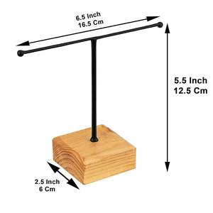 Meilleure vente de cintres en fer faits à la main avec un design vintage, parfaits pour la décoration intérieure rustique et les cadeaux pour les amateurs de mode - Product Image 2