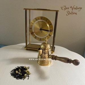 Dallah arabe en métal artisanal de taille moyenne, best-seller, en laiton antique, ustensiles de cuisine, théière et cafetière, provenant d'Inde - Product Image 3