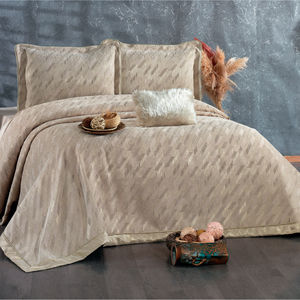 Juego de Cubrecamas de Lujo Personalizado Guzide Julia de 4 Piezas, Color Capuchino, 100% Chenilla Orgánica Tejida, 300 Hilos, Antiácaros, Moderno - Product Image 1