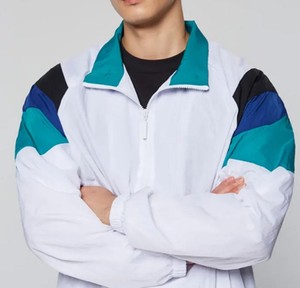 Conjunto de dos piezas de ropa deportiva para hombre, cortavientos y pantalones cortos de bloque de color, trajes de jogging de verano con patrón sólido - Product Image 4