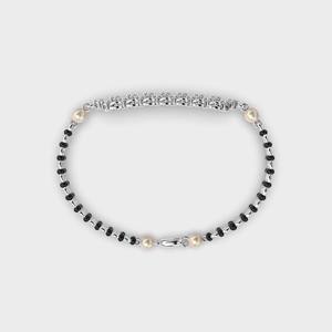 Pulsera para Mujer Aurelia Bloom Mangal Sutra Vintage con Diamantes Cultivados en Laboratorio, Chapada en Rodio, Certificada por IGI, en Plata de Ley 925 - Product Image 4