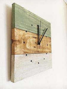 AVEC HORLOGE MURALE EN BOIS PERSONNALISÉE POUR UNE DÉCORATION MAISON ÉLÉGANTE Corps MODERNE en bambou avec rosh naturel pour les occasions de mariage - Product Image 2