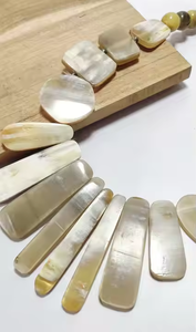 สร้อยคอเขาควายแบบหนาและสั้นสร้อยคอจี้ทำมือเฉดสีธรรมชาติสำหรับผู้หญิงด้วยงานฝีมือรูปพระจันทร์เสี้ยว - Product Image 2