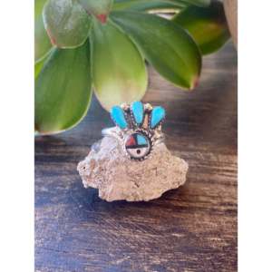 Zuni Handgefertigter Sterling Silber Sonnengesicht-Ring mit Natürlicher Mehrstein-Einlage - Product Image 1
