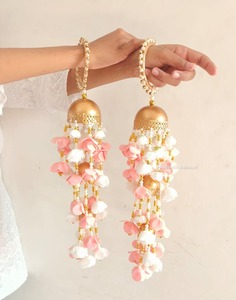 สร้อยข้อมือมุกหลายชั้นลายดอกไม้ประดิษฐ์สีขาวพีชสไตล์อิสลาม ดีไซน์ดอกไม้ทำมือ ทันสมัย คุณภาพสูง สำหรับผู้หญิง - Product Image 4