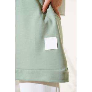 Tunique Emblème Imprimé Texte Vert Âge - Product Image 3