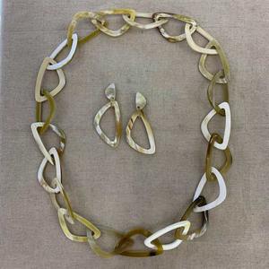 Collier en corne de buffle animal fait main artisanat naturel poli pour cadeaux et mariages disponible en vrac - Product Image 6