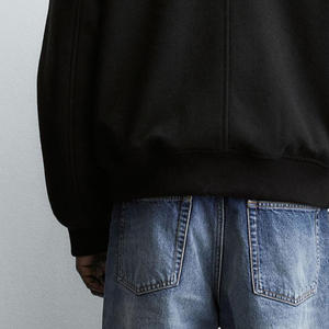 Veste en polyester pour homme conçue pour un usage quotidien, légère, protection extérieure, logo personnalisé pour homme, veste matelassée d'hiver à manches longues - Product Image 3