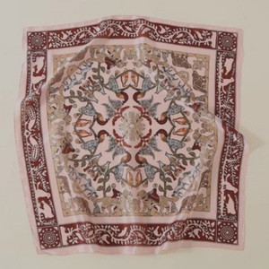 Pañuelos de Algodón con Estampado Digital a Doble Cara Personalizados, Precio de Fábrica al Por Mayor, Excelentes, Transpirables y Amigables con la Piel - Product Image 4