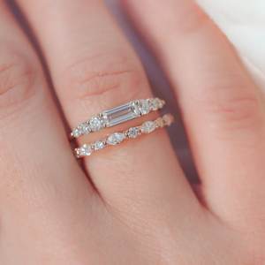 Cubic Zircon Baguette Cut 925 Sterling Silver Classic Band Anillo de compromiso minimalista Diamante Joyería de moda Fábrica de bodas - Product Image 4