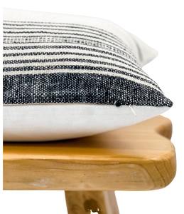 Coussins en coton texturé bohème Unique sensation de chaleur décor de taille personnalisée Artisan fabriqué pour la conception de la maison tissé à la main pour l'hôpital - Product Image 3