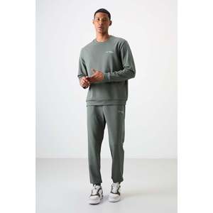 Conjunto Deportivo Casual para Hombre en Color Caqui, Algodón, Corte Cómodo, Bordado, Textura Gruesa y Suave 85254 - Product Image 2