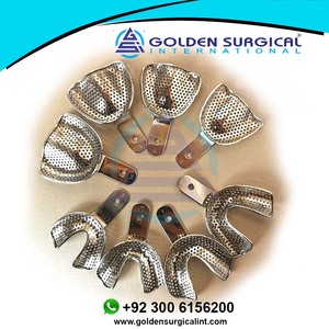 Ensemble de 8 plateaux d'empreinte dentaire pour prothèse complète perforés S-M-L-XL, supérieurs et inférieurs, vente en gros - Product Image 2