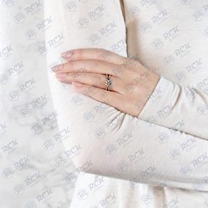 Anillo de moissanita solitario de corte redondo TCW 1,60 para mujer, ajuste de punta de oro blanco con acentos, regalo de aniversario para ella - Product Image 3