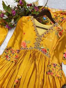 ผู้หญิงชาติพันธุ์อินเดียสวมชุดสูท Kurta Palazzo ผู้ผลิตอินเดียส่งออก OEM Kurti ล่าสุดสําหรับขายราคาที่ดีที่สุด - Product Image 2