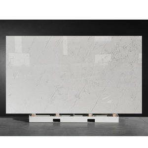 NV1006 Losa de Cuarzo Artificial Carrara, de Bajo Mantenimiento, para Revestimiento de Cocina, Zonas de Exhibición y Encimera - Product Image 1