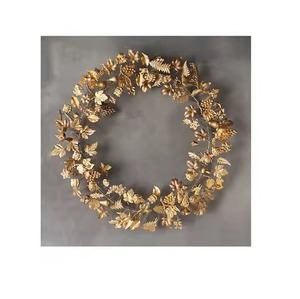 Couronne suspendue de feuille en métal Couronne de feuille en métal pour la maison Article décoratif Maison Salon Bureau Tenture murale Utilisation - Product Image 1