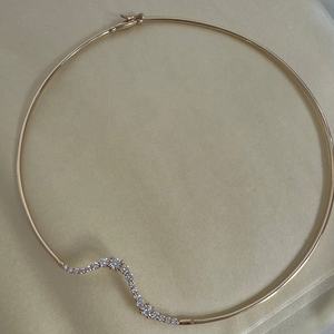 Collar de Plata de Ley 925 con Diseño Moderno y Escultural, Chapado en Oro de 14K y 18K, con Ondas Curvas y Circonitas, para Mujer - Product Image 3