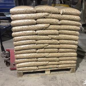 Granulés de bois premium 6 mm Enplus A1 pour chaudières à biomasse - Combustible à haute valeur calorifique, faible teneur en cendres (0,5%), faible humidité (8%), densité >500 kg/m³ - Product Image 2