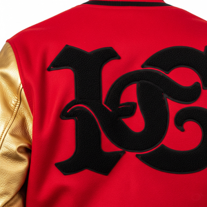 Veste d'université personnalisable Nouveau design Manches en cuir Broderie en chenille Hautement personnalisable OEM Lettres Chiffres pour le devant - Product Image 4