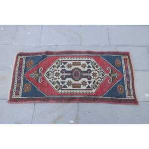 Vintage Rug, 1.7x3.5 ft Small Rug, <b>Red</b> Moroccan <b>Wool</b> Turkish Rug - Product Image 4