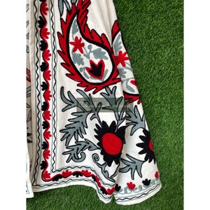 Veste unisexe d'hiver en coton indien Veste à broderie florale à la main Veste Suzani à la main Pardessus de style bohème hippie - Product Image 4