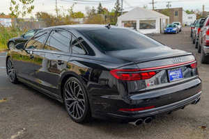 Audi S8 2020 en parfait état - Product Image 3