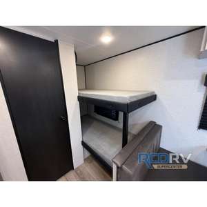 Nouvelle remorque de camping Jayco Jay Feather Air SL 17BHSL 2026 avec cuisine intégrée et câblage fixe - Product Image 3