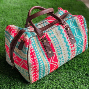 Superbe sac à main élégant multicolore pour les femmes avec un design de bloc de couleur audacieux et un intérieur spacieux parfait pour une utilisation de jour - Product Image 2