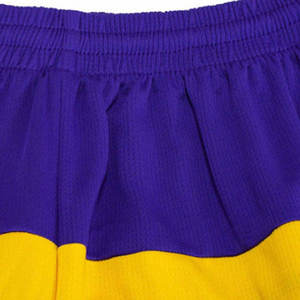 Tenue de basketball personnalisée pour hommes et jeunes : équipement de performance confortable pour l'entraînement et les matchs - Product Image 5