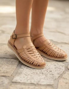 Chaussures de marche décontractées pour femmes, en cuir tressé, à bout fermé, avec bride à boucle et semelle plate. - Product Image 5