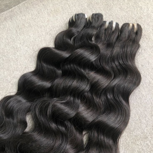 Cheveux humains naturels 100% vierges indiens bouclés Remy, cuticules alignées, style vague d'eau, double trame machine, prêts pour la permanente, simple trame, naturels - Product Image 5