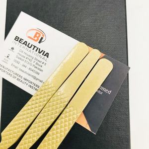 Pince à épiler d'extension de cils en acier inoxydable enduit rose forte adhérence durable pointe pointue marque privée Beautivia International - Product Image 3