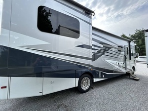 El Más Vendido: Nuevo Modelo Moderno 2026 F-o-r-e-s-t R-i-v-e-r Georgeatown Serie 7 31X, Listo para Envío a Domicilio - Product Image 3