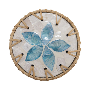 Sous-verres en rotin et nacre à motif cœur faits à la main, lot de 6, vente en gros pour tables de service et banquets - Product Image 5