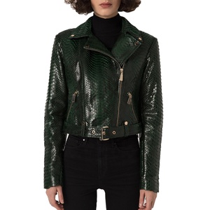 Chaqueta de motorista de cuero de vaca genuino para mujer con cuero en relieve de Pitón, nueva chaqueta de motocicleta de cuero de piel de serpiente de estilo vintage - Product Image 1