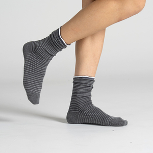 Calcetines de Algodón Transpirables para Mujer, Diseño Holgado con Volantes y Patrón de Rayas, Calcetines Coreanos para Uso Diario - Product Image 3