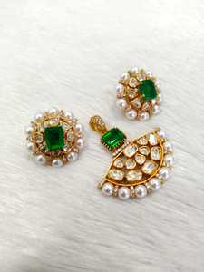 Ensemble de bijoux en mosénite de style antique classique Collier et boucles d'oreilles de créateur Pierre ornée de perles pour un usage occasionnel - Product Image 6