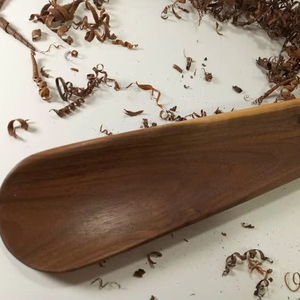 Calzador largo de madera personalizado de lujo para hoteles Diseño vintage con logotipo personalizado - Product Image 1