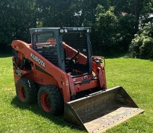 2017 Kubota SSV65 Skid Steer Loader Diseño compacto de potencia profesional con componentes centrales Bomba de cojinete de motor Caja de cambios PLC - Product Image 1