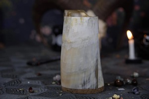 Auténtica Taza Vikinga Ecológica de Cuerno de Búfalo Hecha a Mano, Grado Alimenticio, Estilo Medieval, Religiosa, Feng Shui, Taza de Cerveza con Diseño Animal - Product Image 6