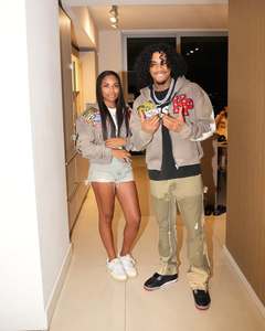 Sudaderas con capucha al por mayor para mujer Sudaderas con capucha de color liso hechas a medida Sudaderas con capucha de mujer de alta calidad Precio razonable Logotipo y diseño personalizados - Product Image 5