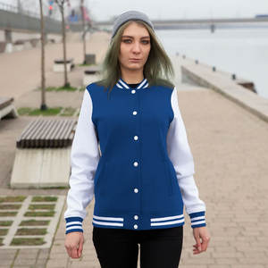 Chaqueta universitaria de corte regular de calidad superior para mujer 100% mangas de cuero PU con bordado personalizado impresión y embalaje - Product Image 3