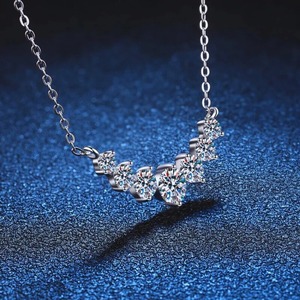 Pendentif en diamant Moissanite de forme ronde blanche Beau pendentif en argent sterling 925 Pendentif personnalisé Cadeau pour elle - Product Image 5