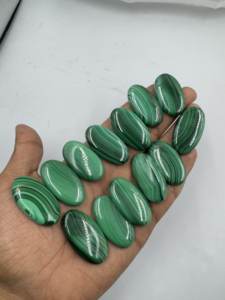 Cabujón de malaquita Natural de 21x39mm de alta calidad, piedra preciosa verde ovalada LISA para la fabricación de joyas, piedras preciosas sueltas al por mayor - Product Image 2