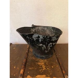 Cubo de carbón de hierro negro resistente al calor con estilo antiguo decorativo para estufa de chimenea, quemador de leña y uso en fogatas - Product Image 2