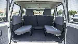 Camioneta 2022 76 D-Cab LX 4.2D Usada en Buen Estado, Asientos de Cuero, Bajo Kilometraje, Sin Problemas Mecánicos, Lista para Conducir - Product Image 3