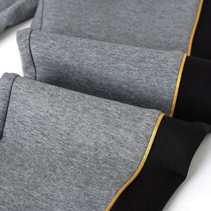 เสื้อฟลีซผู้ชาย Alpha Phi Apha แบบสั่งทำ สีเทา ผ้าฝ้าย ทรงโอเวอร์ไซส์ สวมใส่สบาย ระบายอากาศได้ดี เอวยางยืดปานกลาง ผ้าหนา ลายปัก - Product Image 4